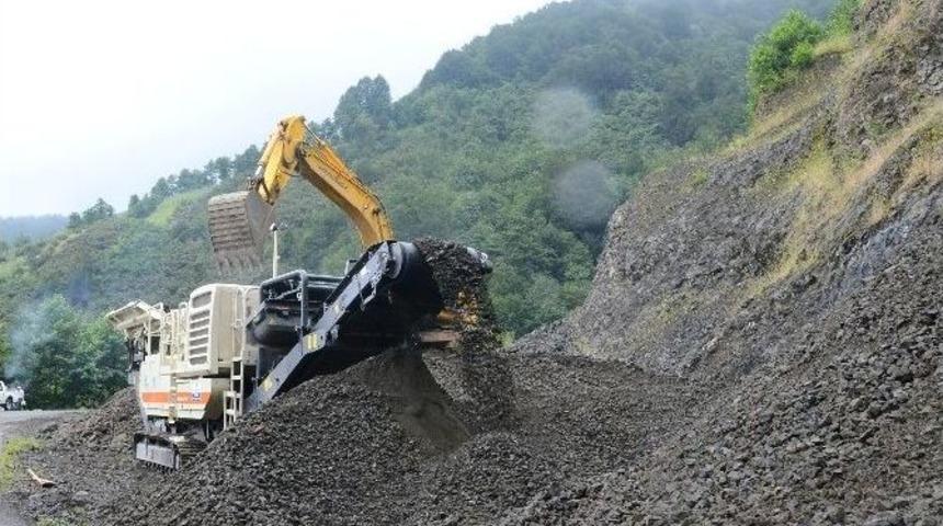 Trabzon&rsquo;da Yolların Bakımı İ&ccedil;in Seyyar Konkas&ouml;r Kuruldu