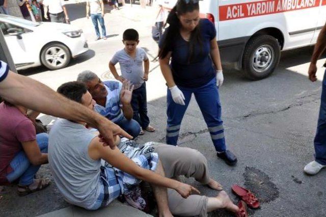 Kaldırımda Y&uuml;r&uuml;rken D&uuml;ş&uuml;p Ayağını Kırdı 1