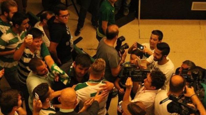 Bursaspor&rsquo;La Imzalayan Dzsudzsak:"t&uuml;ylerim Diken Diken Oldu"