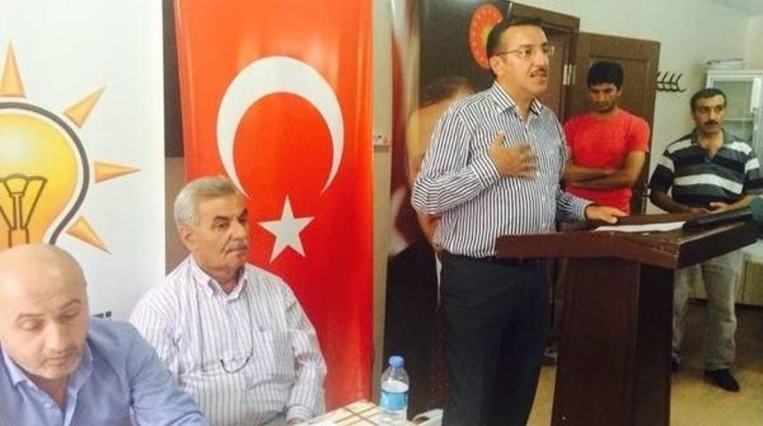 Ak Parti&rsquo;nin Ak&ccedil;adağ İl&ccedil;e Danışma Toplantısı Yapıldı