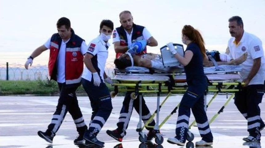 Ter&ouml;ristler Yol Kesti, Durmayan Minib&uuml;s&uuml;n Şof&ouml;r&uuml;n&uuml; &Ouml;ld&uuml;rd&uuml; (2)