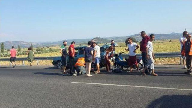 Motosiklet Otomobile Çarptı: 1 Ölü 1