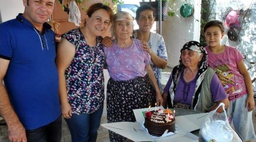 Behice Teyzeye S&uuml;rpriz Doğum G&uuml;n&uuml;