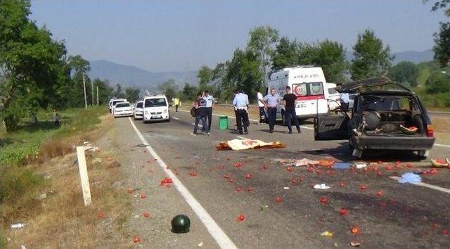 Takla Atan Otomobilde Can Pazarı: 1 &Ouml;l&uuml;, 3 Yaralı 3