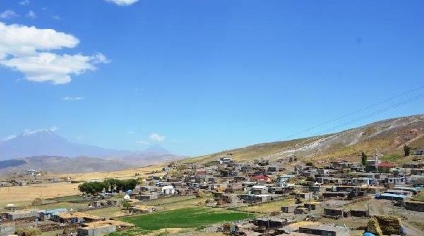 Evleri Hasar G&ouml;rd&uuml;, Camide Kalıyorlar