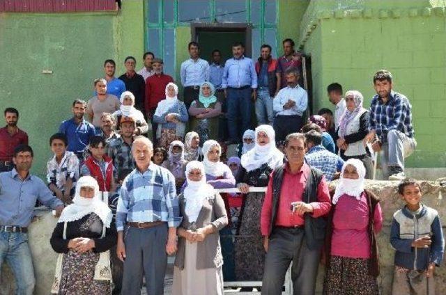 Evleri Hasar G&ouml;rd&uuml;, Camide Kalıyorlar 3