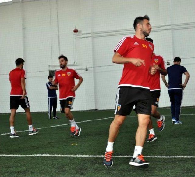 Kayserispor: "seyircimizin &Ouml;n&uuml;nde Kazanmaya Oynayacağız" 2