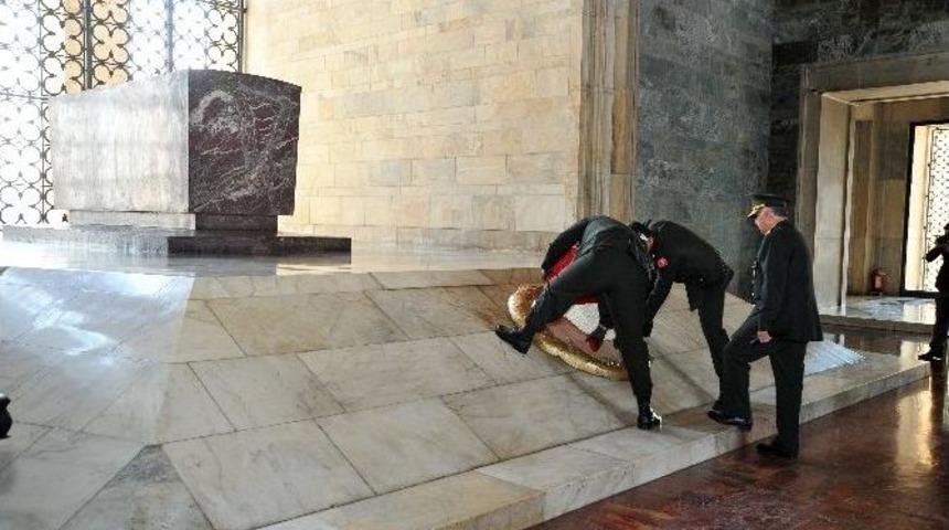 Genelkurmay Başkanı Orgeneral &Ouml;zel, Anıtkabir&rsquo;i Ziyaret Etti