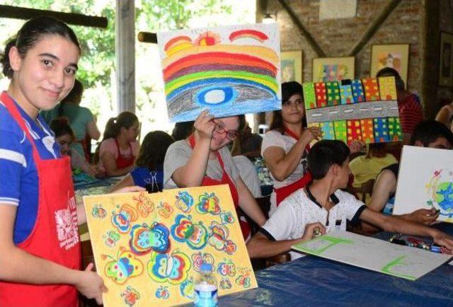 Doğapark'ta Özel Çocuklar Iç Dünyalarını Sanatla Anlatıyor