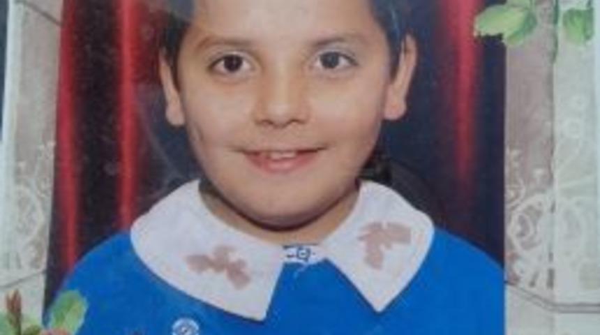 Bindiği Pikaptan D&uuml;şen &Ccedil;ocuk Hayatını Kaybetti