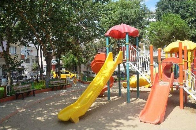 Kuşadası’nda Parklar Yenileniyor 1