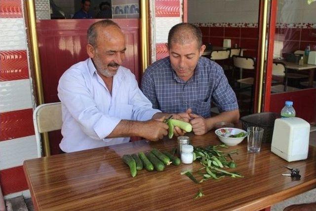 Tezgahları Doğal &Uuml;r&uuml;nler S&uuml;sl&uuml;yor 1