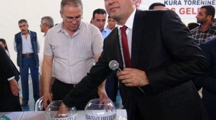 Batman&rsquo;da Toki&rsquo;nin Yaptırdığı Bin 472 Konutun Kura &Ccedil;ekimi Yapıldı