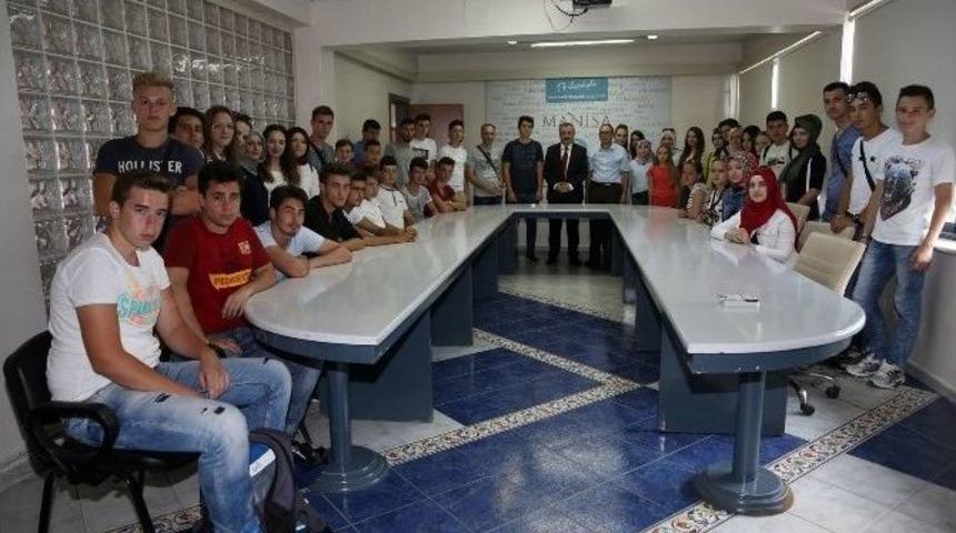 İske&ccedil;eli &Ouml;ğrencilerden Manisa&rsquo;ya Ziyaret