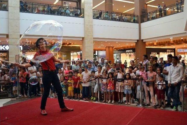 Piazza’da “sihirli Balonların Dansı”