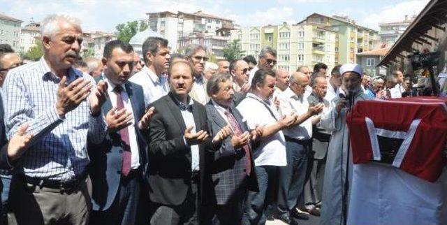 Eski Milletvekili Fikri Pehlivanlı Son Yolculuğuna Uğurlandı 3