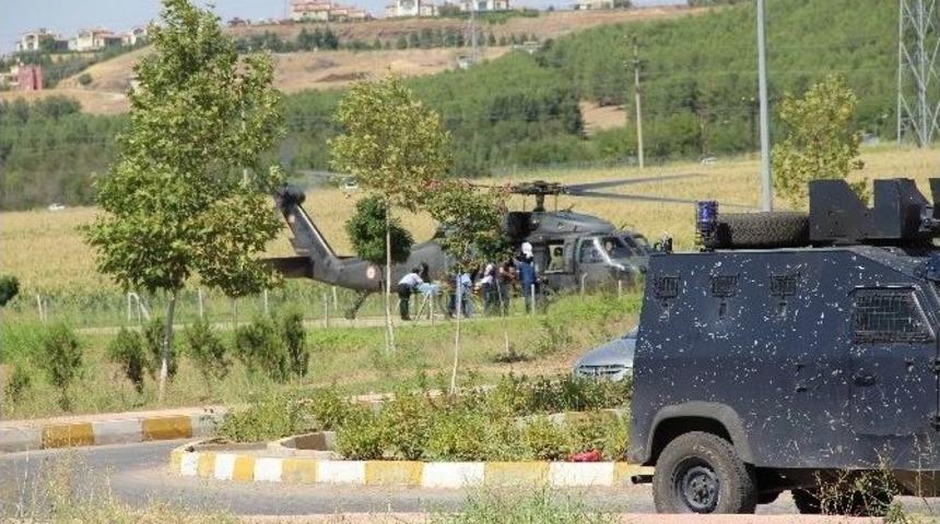 Diyarbakır&rsquo;da &Ccedil;atışma: 4 Asker Yaralı
