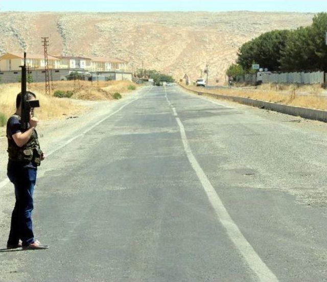 Sokağa &Ccedil;ıkma Yasağı Olan Silvan da &Ccedil;atışma; 1 &Ouml;l&uuml;, 1 Yaralı (2) 1