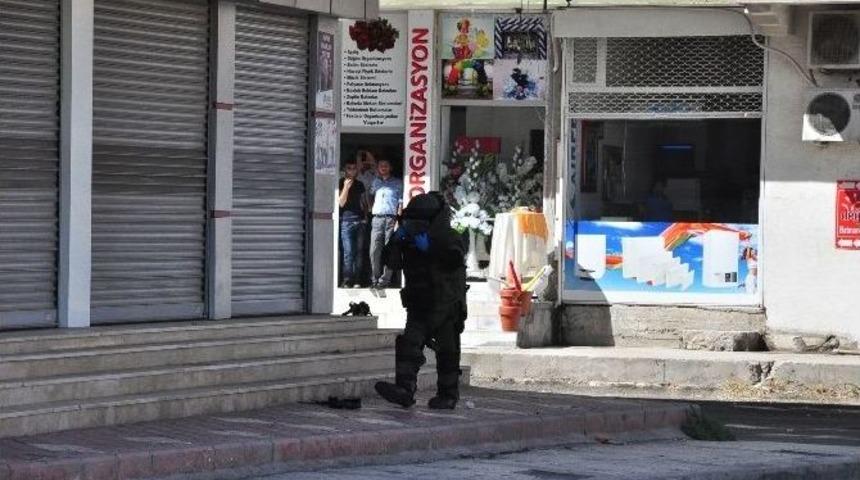 Ş&uuml;pheli &Ccedil;anta Polisi Alarma Ge&ccedil;irdi