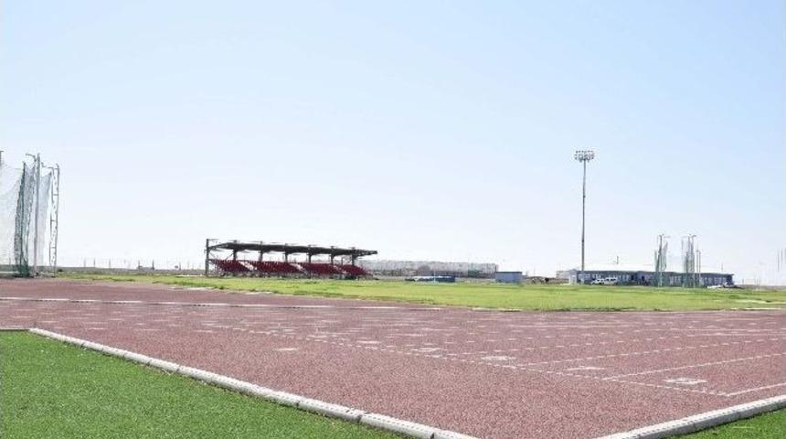 Akkent Olimpik Atletizm Pisti A&ccedil;ılış İ&ccedil;in G&uuml;n Sayıyor