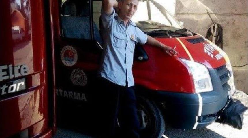 Kavgada Boynu Kırılarak &Ouml;len Itfaiye Eri Toprağa Verildi