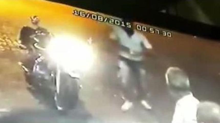 Emniyet M&uuml;d&uuml;r Yardımcısının Tartıştığı Genci Vurma Anı Kamerada