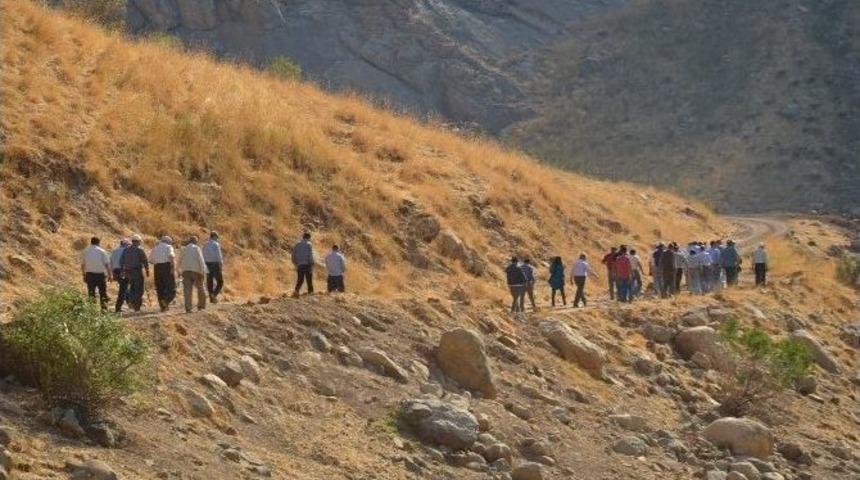 Y&uuml;ksekova&rsquo;da &lsquo;canlı Kalkan&rsquo; Eylemi