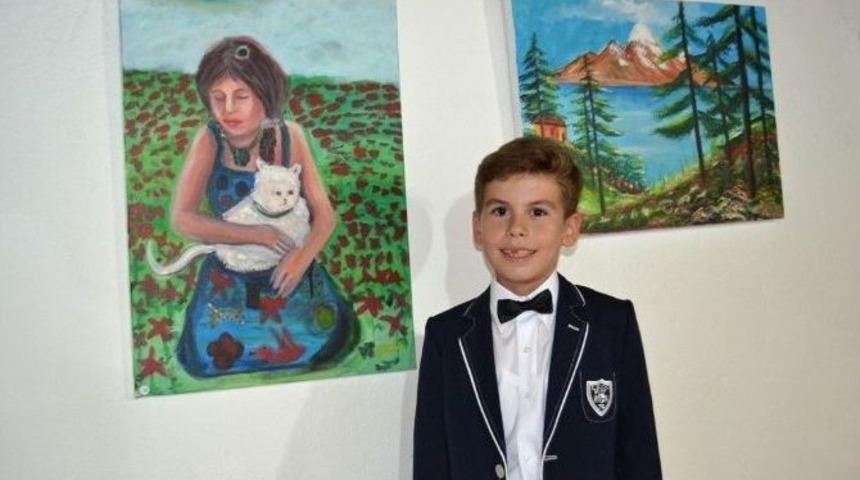 10 Yaşındaki Ressam İlk Sergisini A&ccedil;tı