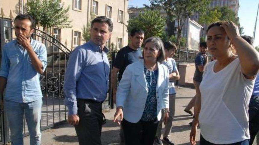 Sokağa &Ccedil;ıkma Yasağı Olan Silvan'da &Ccedil;atışma; 1 &Ouml;l&uuml;, 1 Yaralı (3)