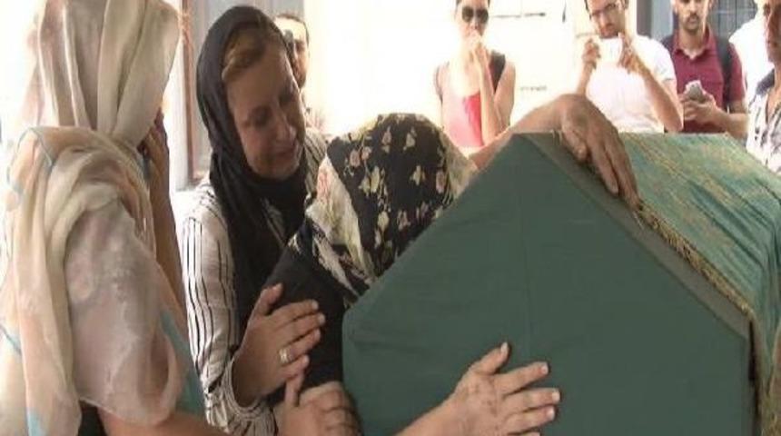 Emniyet M&uuml;d&uuml;r Yardımcısı'nın Vurduğu S&uuml;l&uuml;şoğlu'nun Cenazesi Toprağa Verildi