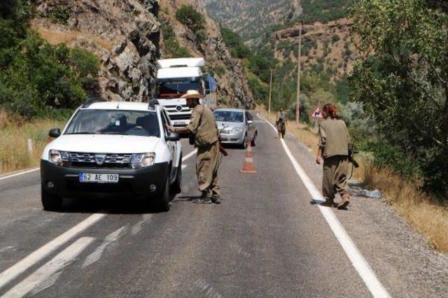 Pkk'lılar Tunceli'de Erzincan Ve Ovacık Karayollarını Kesti