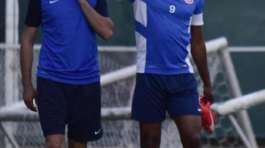 Eto&rsquo;O Antrenmana Baklavayla Başladı