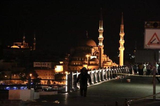 Galata Köprüsü'nde Şüpheli Paket Alarmı