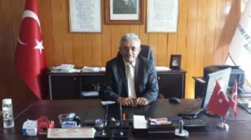 Takla Atıp Kamyona &Ccedil;arpan Otomobilin S&uuml;r&uuml;c&uuml;s&uuml; &Ouml;ld&uuml;