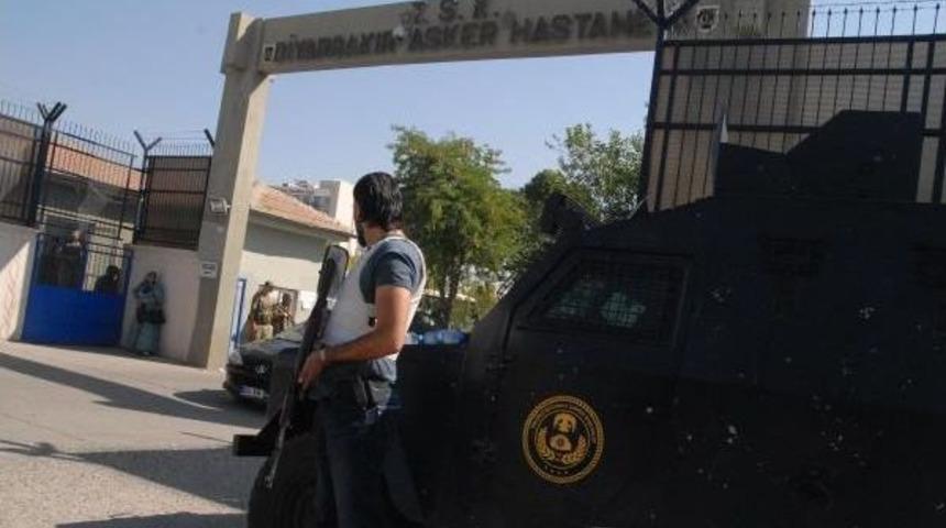 Lice'deki 3 Şehit T&ouml;renle Memleketlerine Uğurlandı