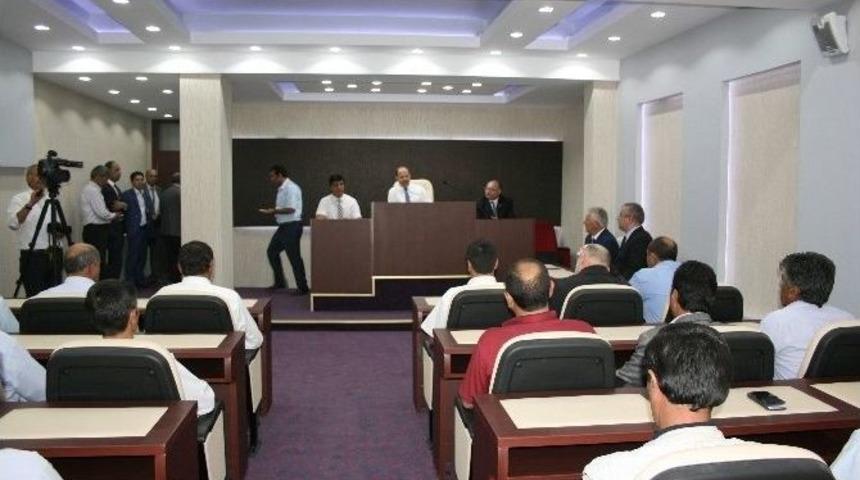 Akdağ, Pasinler&rsquo;de Muhtarlarla Bir Araya Geldi