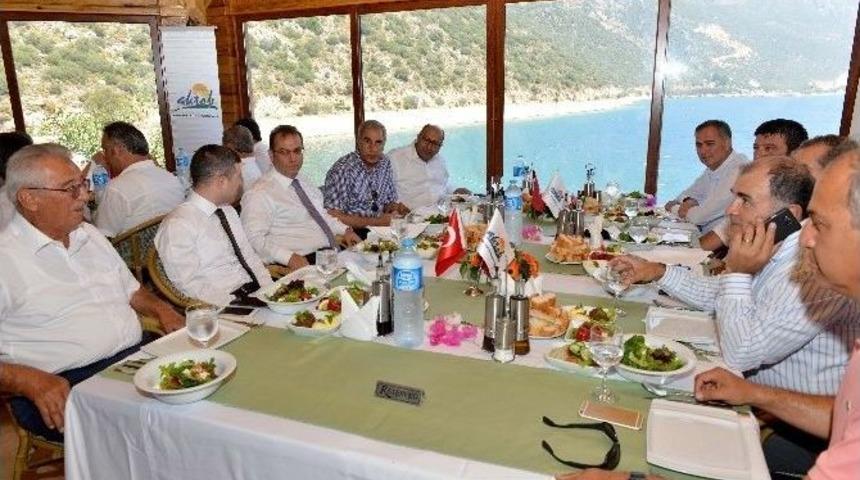 Vali T&uuml;rker Aktob Toplantısı&rsquo;na Katıldı