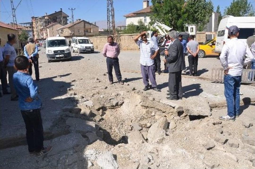 Polis Aracının Ge&ccedil;işi Sırasında Patlama