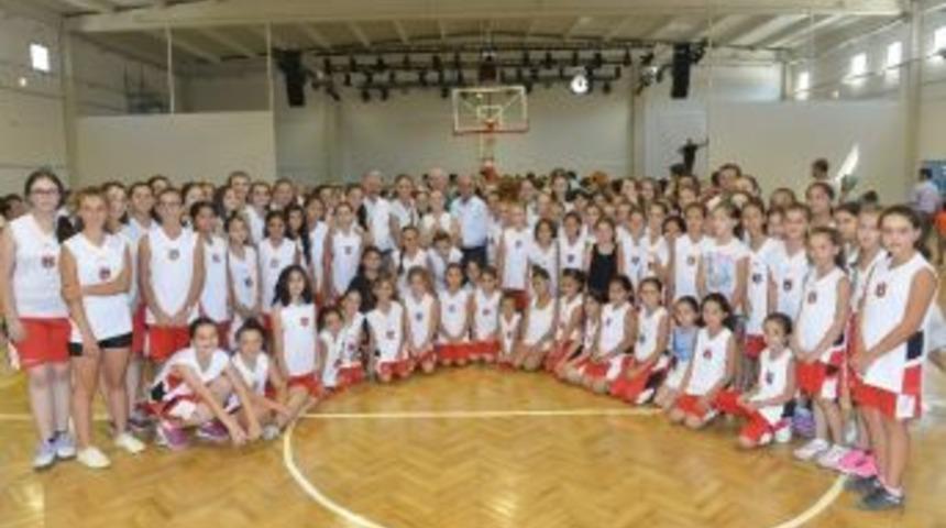 &Ccedil;iğli&rsquo;de Yaz Spor Okullarında B&uuml;y&uuml;k Buluşma