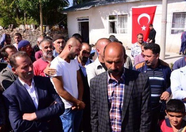 Şehit Astsubay Aydemir'in Babası: Topluluğu, Çocuğumun Düğününde Istiyordum, Cenazesinde Değil