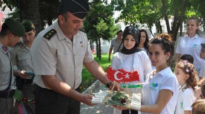 Miniklerden Şehit &Ccedil;ocuklarına Mektup