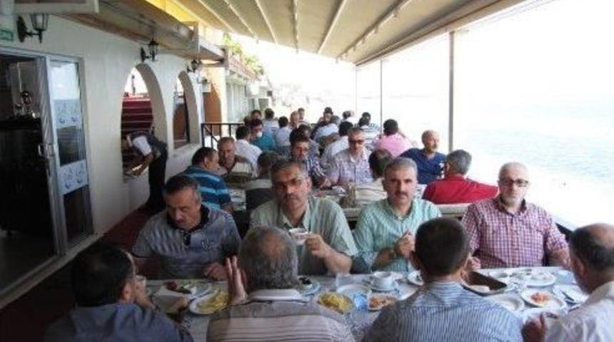 Ak&ccedil;akoca&rsquo;da İmam Ve M&uuml;ezzinler Toplandı