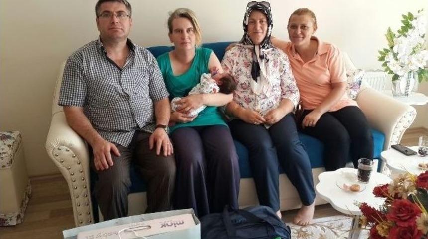 Lapseki Belediyesinden &rsquo;hoş Geldin K&uuml;&ccedil;&uuml;k Hemşehrim&rsquo; Projesi Devam Ediyor