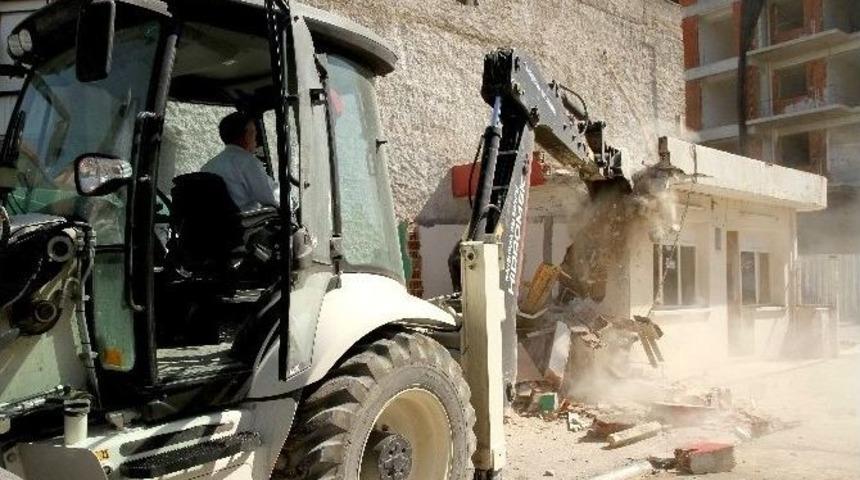Karşıyaka&rsquo;da Ka&ccedil;ak Yapıya İzin Yok