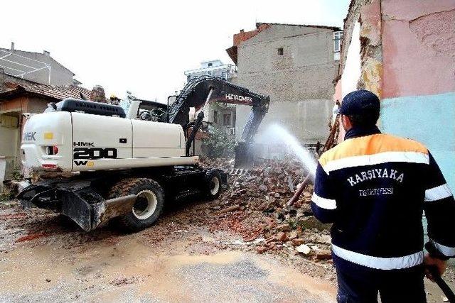 Karşıyaka&rsquo;da Ka&ccedil;ak Yapıya İzin Yok 1