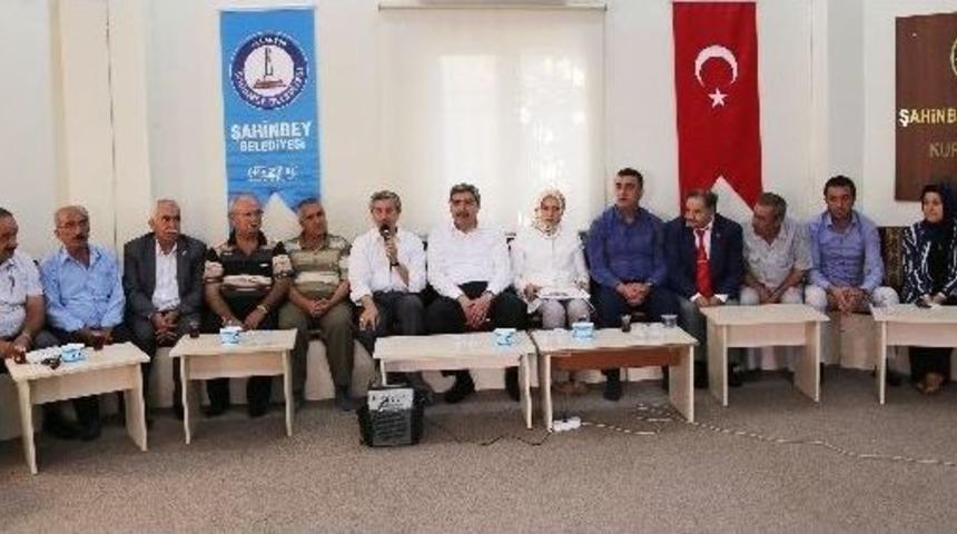 Tahmazoğlu Muhtarlarla Bir Araya Gelmeye Devam Ediyor