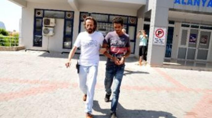 İsve&ccedil;li Turist Gasp Kurbanı