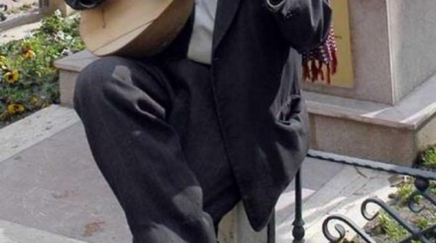 Saz Ustası Hayri Dev'in Ismi Caddeye Verildi