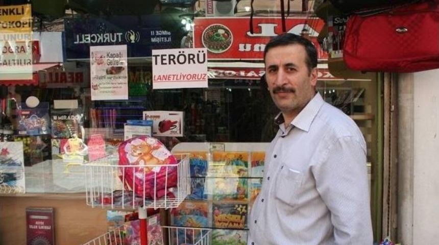 Esnaftan Ter&ouml;re Bayraklı Ve D&ouml;vizli Tepki