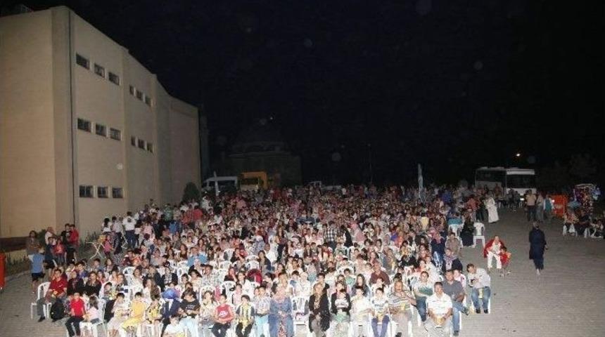 Odunpazarı Belediyesi&rsquo;nin Sokak Sineması Etkinliği S&uuml;r&uuml;yor